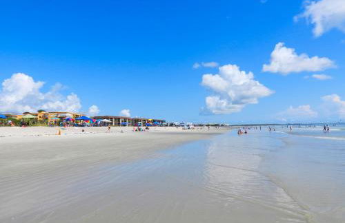 Cozy Canaveral Beach Condo! Next to NASA Launch Site - Foto 19