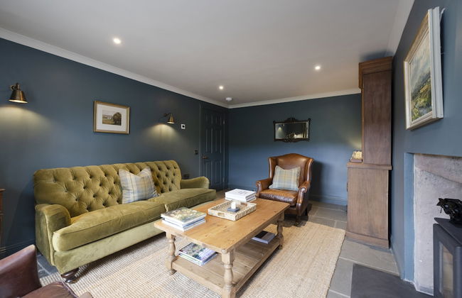 JOIVY Exceptional Cottage W/ Stunning Country Views - Photo 33