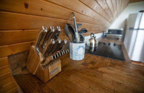 Cozy 2BR A-Frame Cabin w Hot Tub & Lake Views - Foto 18