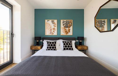 Staines Riverside by Charles Hope - Foto 66