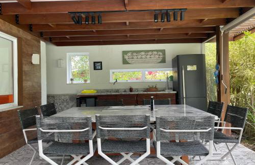 Casa de Praia em Interlagos - 4 suítes a poucos metros do mar - Foto 25