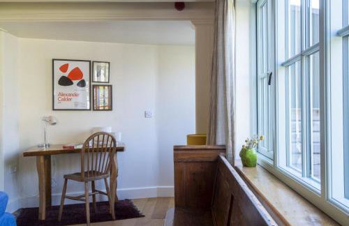 Master Shipwrights House - Great Location - Free WiFi & Parking - Fireplace - Photo 11