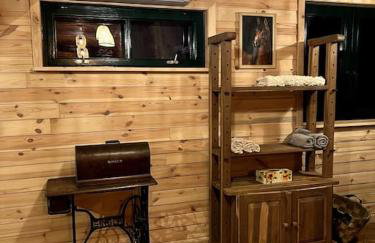 Drewniana chata nad stawem - Foto 24