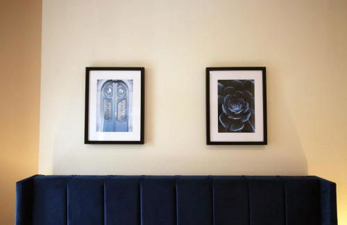 LUXURY 4 Bedroom 4 Ensuite Home in Penarth (Pool Table Games Room & BBQ Garden) with Sea Views - Photo 34