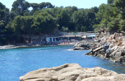 Particulier loue T3 en rez de jardin à 30 mètres de la plage avec un double box - Photo 4