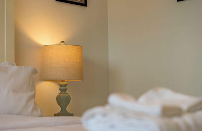 Serene Retreat & Modern Comforts in Rowland Heights - Foto 13