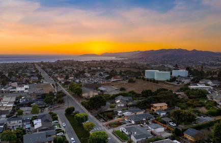 Coastal Retreat with Hot Tub Ocean Views Backyard Fun Newport Oasis by AvantStay - Foto 39
