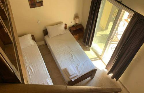 Despina Studios 4 beds with loft and kitchenette # 8 - Foto 10