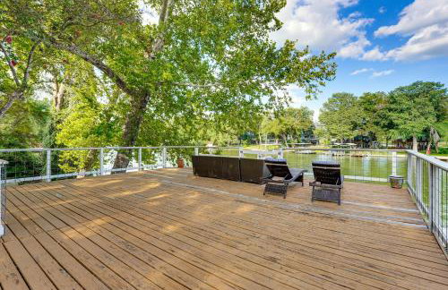 4-Season Boathouse, Hot Tub! Guadalupe River Oasis - Foto 44