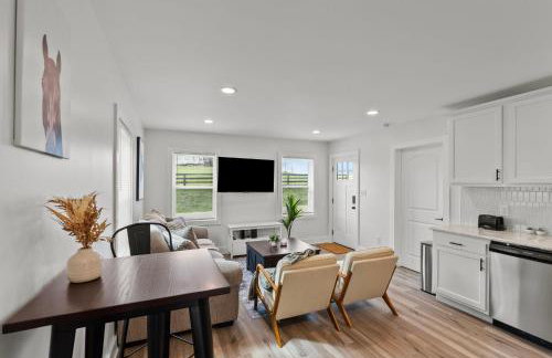 Creekside Stay | Peaceful Cottage | Elkhorn - Foto 12