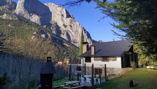 El Chalet de la Poza - Río, barbacoa, Wifi, zona de trabajo, vistas. - Foto 1