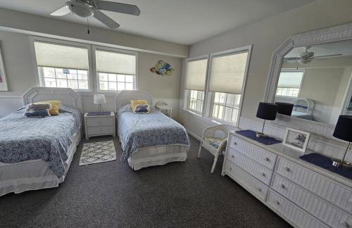 Single Family, Ocean Block, Wifi, Washer And Dryer, Second 2Nd Home From The Ocean! 2Nd From Ocean Contemporary Ship Bottom Home 14010 - Photo 15