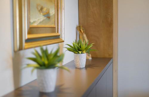 V Luxury Apartment - Photo 37