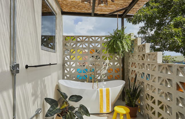 MOOD HAUS by DW - 70's Retro Stays - Photo 32