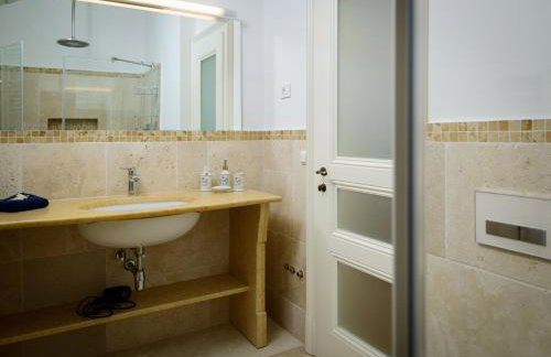 Elegant Brac Villa 4 Bedrooms Villa Shoreline Serenity Stunning Sea Views - Foto 2