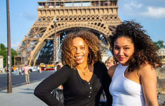 Séance photo privée à l'extérieur de la Tour Eiffel - Photo 3