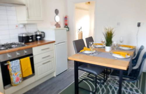 Spacious 3BR - Nr Clifton Train Station 510min walk - Garden Free Parking - Foto 18