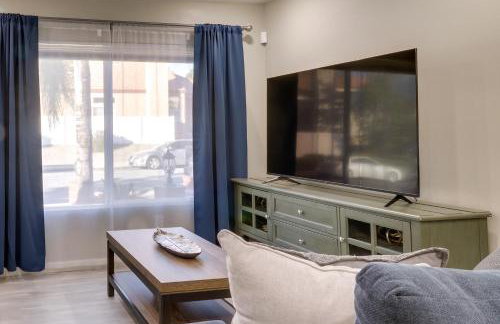 Fast WiFi and Free Parking Cozy Fontana Apartment - Photo 8