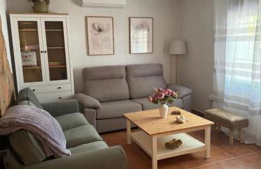 La Casa del Pueblo con piscina y barbacoa - Foto 17