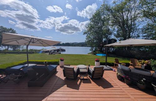 Lux Lakefront Estate, Sandy Beach, Hot Tub, Sauna, Dock, Treehouse & Deck - Foto 1