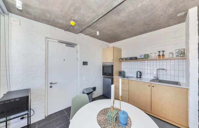 Seaside Studio Apartment, 9 Mins to Queens Beach! - Photo 4