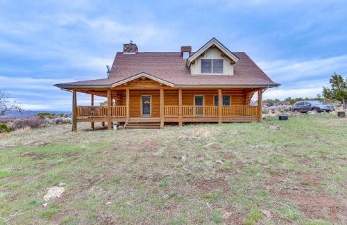 Spacious Rifle Cabin w/ Deck + Mountain Views! - Foto 26