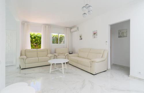 FaroQuilla Suites Pasito Blanco - Photo 25
