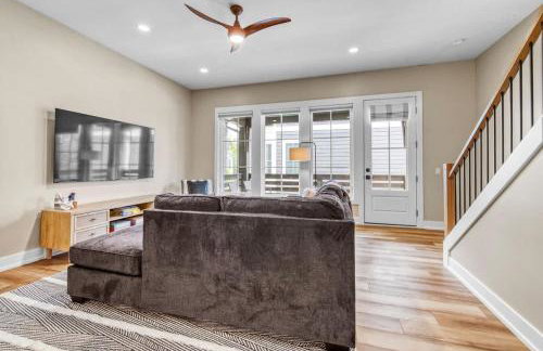 Luxe by the Lake - Pool Access - Photo 32