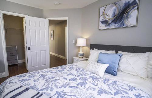 Viva Vegas Cozy 3BR Home Minutes from the Strip - Photo 11