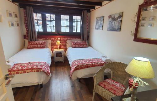 El Arcángel de Santillana del Mar - Foto 12