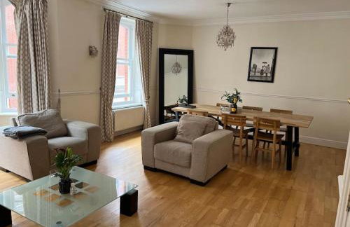 Luxury 3 bedroom, 3 bath apt by Oxford St & Soho - Foto 32