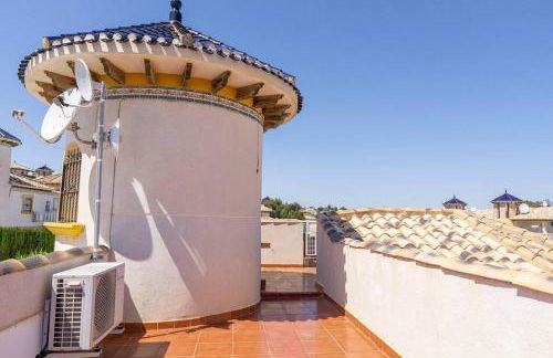 Casa Lilly-Rose, a beautiful 3 bedroom detached villa a short walk to the Villamartin Plaza & Golf course - Foto 54