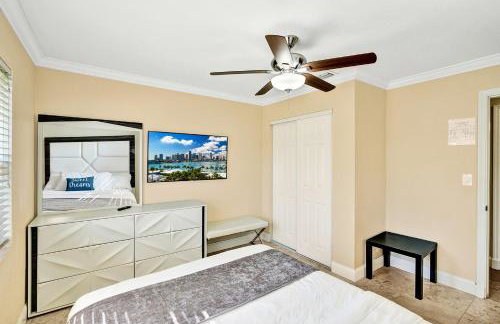 Deluxe Home Heated Pool & Jetted Tub near Beach - Foto 21