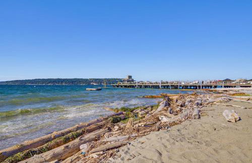Sun-Soaked Sandy Point Haven with Beach Access! - Foto 33