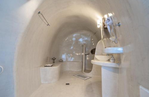 Fira-Cave-Sleeps 13-Parking-Pool-Pet Friendly - Photo 56