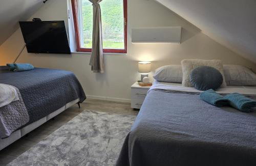 Grey House with heated pool Kričke Drniš - Foto 32