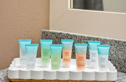 Stylish 2BR w Balcony, Pool & Pet-Friendly #15 - Foto 32