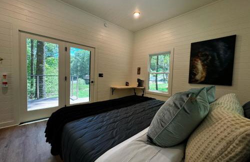 Couples Mirror Cabin -Looking Glass at Valley Bear Farms Resort - Foto 13