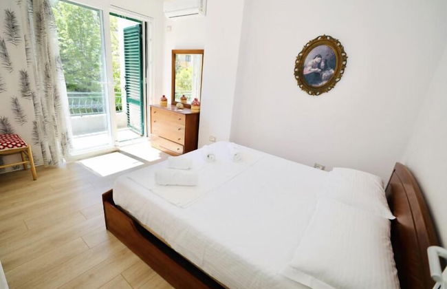 Fire Place Villa - Photo 4