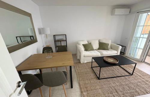 Marbella Beachside Apartment - 1 Min Walk to beach - Photo 18