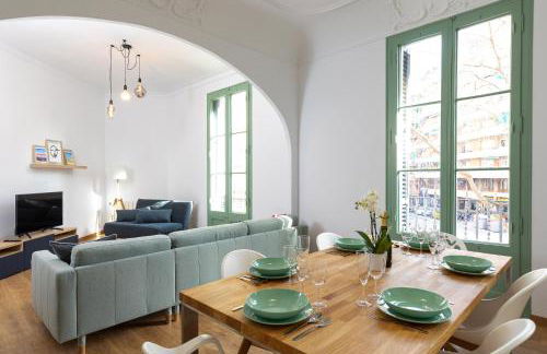 Modernist Family Apartment by PriorityVillas - Photo 3