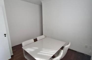 Apartamento 3 quartos no bairro Floresta, na melhor localização de BH, próximo às principais avenidas, ao lado do colégio Batista, com supermercado, farmácia e bares na esquina - Foto 12