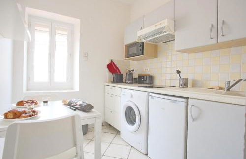 Le Refuge Mistralien - free Parking - WiFi - Cuisine - Foto 9