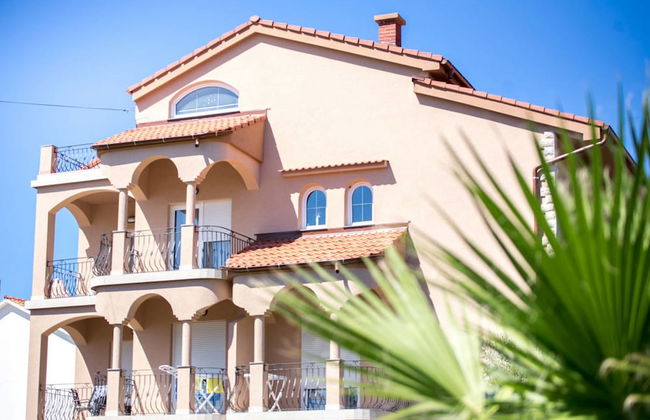 Apartment Sanic Rab 2 - Foto 1