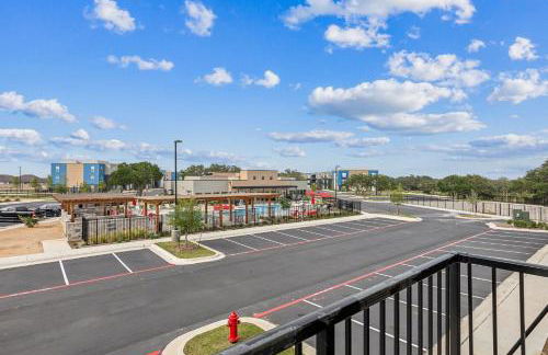 Luxury Pool Home, Mins To Hospitals, Gym - Foto 32