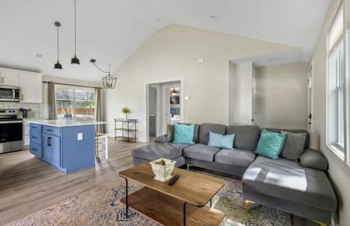 Pet Friendly Family Home Steps to Raleigh Greenway - Foto 1