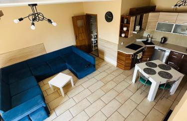 Pod skrzydłami - Foto 9