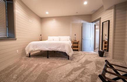 East Cabin- Yellowstone Family Retreat- Sled Hill - Foto 13