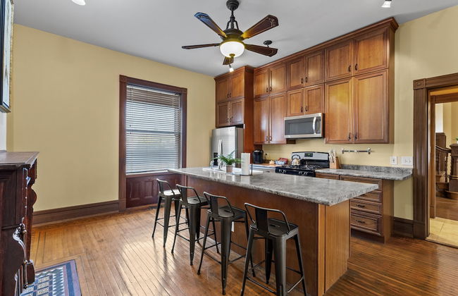 The Marquis Manor | JZ Vacation Rentals - Photo 11