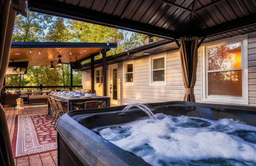 Keener Hollow Family Retreat Hot Tub Sauna Near Pigeon Forge - Photo 52
